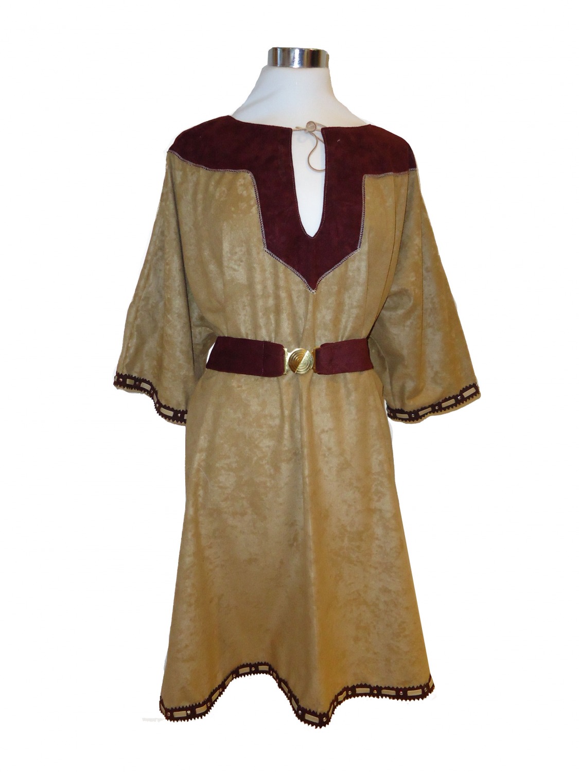 Men's Saxon Costume Image