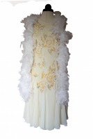 Ladies White Victorian Regency Lacy Gloves