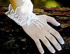 Ladies White Victorian Regency Lacy Gloves